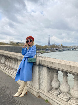 Beautiful Woman in Paris 