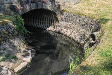 egout environnement eau ruisseau