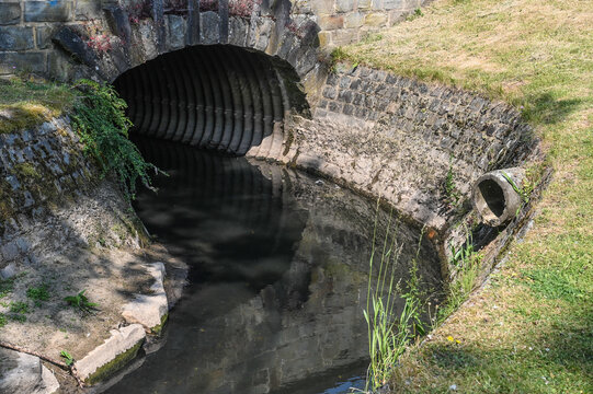 egout environnement eau ruisseau
