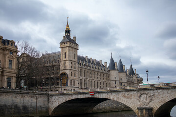 Fototapeta na wymiar Palazzo di giustizia della città di Parigi, Francia