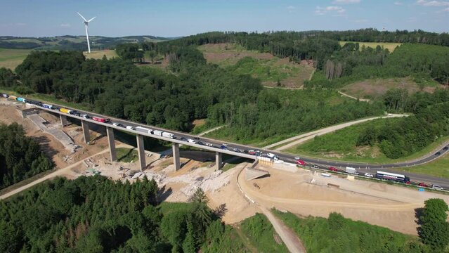 Teilsprengung der Talbr&uuml;cke Sterbecke / Autobahn A 45 Sauerlandlinie / vor Ausfahrt L&uuml;denscheid Nord