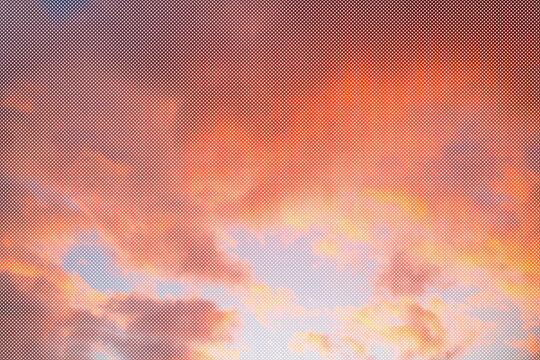 網点の夕焼けとフワフワの雲 1