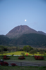 火張山公園と平成新山の夜明け