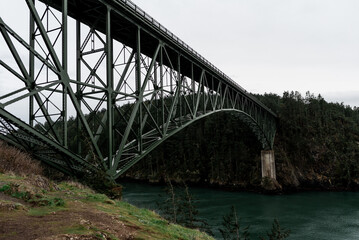Fototapeta na wymiar The Deception Pass State Park Bridge