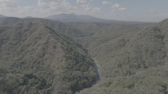 Monta&ntilde;as  Mavic 3 HLG