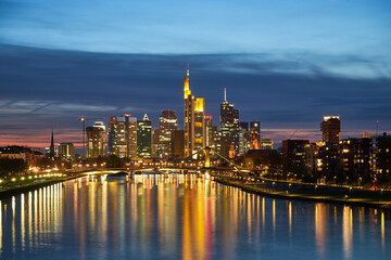 Fototapeta na wymiar Frankfurt Skyline at night