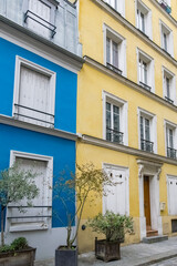 Fototapeta na wymiar Paris, colorful houses rue Cremieux, typical street in the 12e arrondissement 
