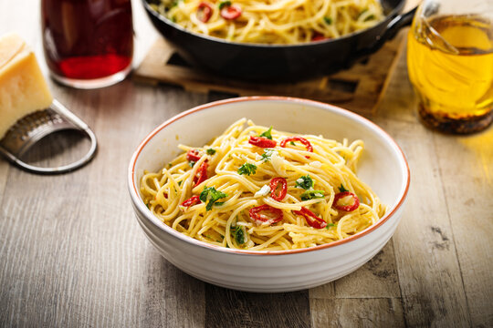 Spaghetti aglio, olio e peperoncino served in a bowl