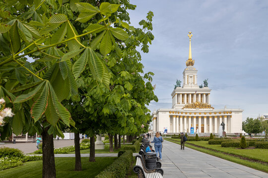 VDNKh is one of the main tourist attractions of Moscow. Beautiful view of the old Soviet architecture.