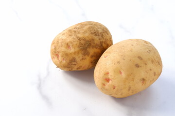 じゃがいも（2個）