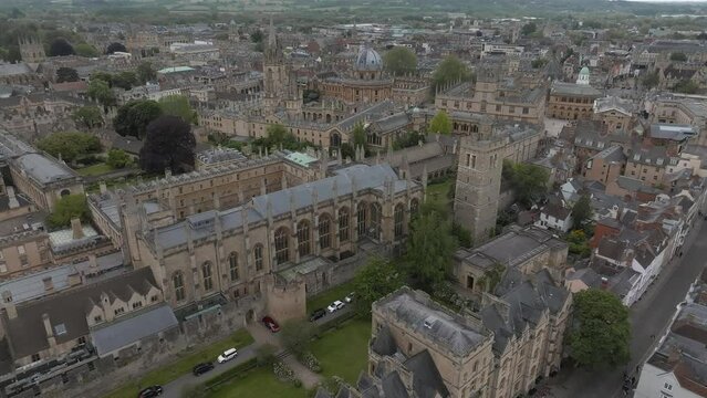 Aerial view over the city of Oxford with Oxford University. Radcliffe Camera and All Souls College, Oxford University, Oxford, UK