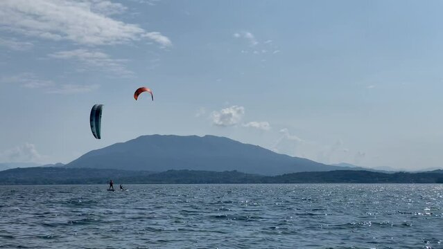 Kitesurfing sul lago Maggiore a Lesa	