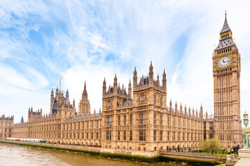 Fototapeta na wymiar Houses of Parliament and Big Ben in London