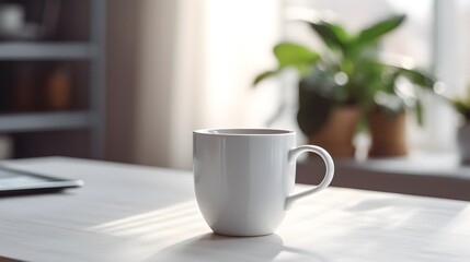 Une tasse de café posée sur une table - obrazy, fototapety, plakaty