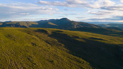 Obraz premium Green plateau at the top of the Hill of the Hawk, Pedra do Gavião in Chapada Diamantina