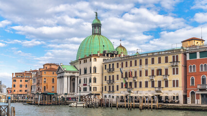 Fototapeta premium The Grand Canal in Venice with the Church of San Simeone Piccolo, Italy, Europe.