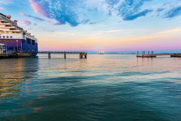 Fototapeta premium sunset on the sea