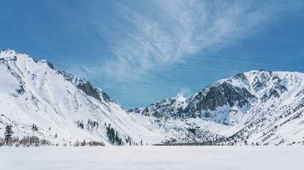 Fototapeta na wymiar Snow covered mountain 