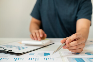 The business owner is analyzing the earnings from the chart to plan investments strategically in the next quarter, with a focus on maximizing growth and optimizing returns on capital.