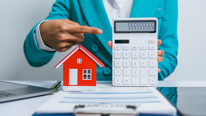 Realtor with contract, red house model, amenities, appraisal price, built-in, central business...