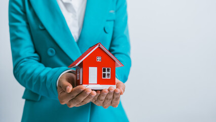 Realtor with contract, red house model, amenities, appraisal price, built-in, central business...