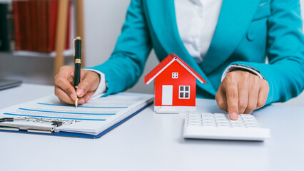 Realtor with contract, red house model, amenities, appraisal price, built-in, central business...