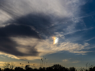 Cielo de atardecer con nubes