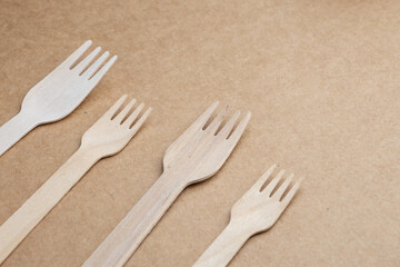 wooden cutlery and paper straws 