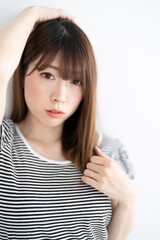 茶髪の女性