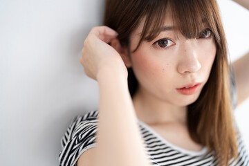 茶髪の女性