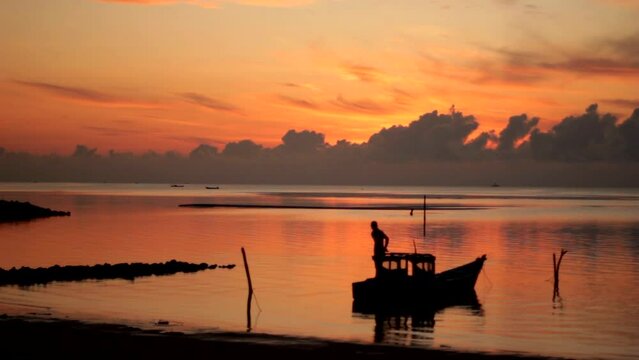 Natural view of the sunrise on the beach