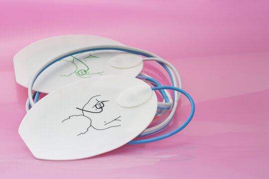 Single-use electrode pads for children to deliver the shock from the defibrillator to the patient