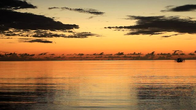 Natural view of the sunrise on the beach