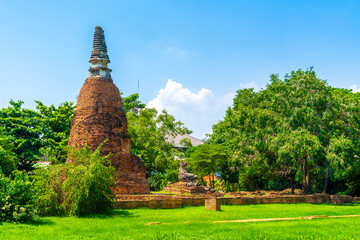 Wat Chum Saeng abandoned temple in Ayutthaya Historical Park, Thailand - obrazy, fototapety, plakaty