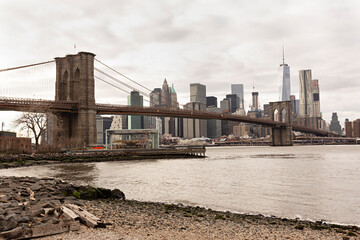 Obraz premium Paisaje de Nueva York con el puente de Brooklyn.