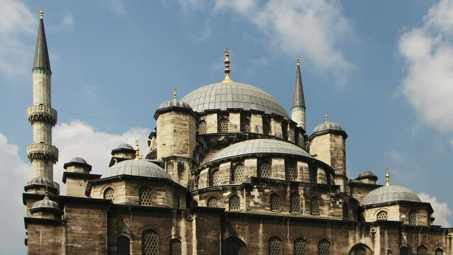 yeni cami mosque in istanbul, turkey