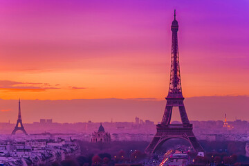 Obraz premium Eifeltower Sunrise Purple Orange Sky ,eiffel tower at sunset