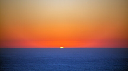 Obraz premium Colors of the sky landscape over the evening sea horizon in the geographical south of the Africa.