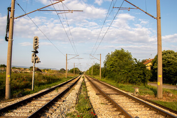 Obraz na płótnie Canvas railroad tracks in the countryside