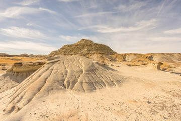 Fototapeta na wymiar Textured formations in Alberta Dinosaur Provincial Park