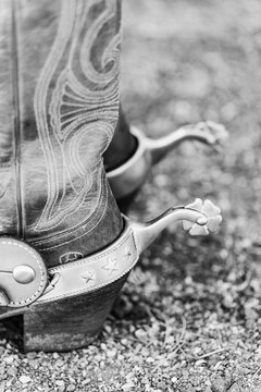 Boots with spurs