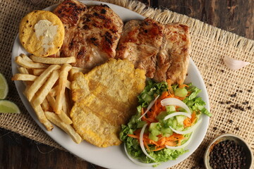 juicy and fresh roast pork. A balanced and nutritious lunch