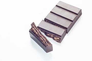 wafer filled with chocolate (Biz Dark) and covered with dark chocolate, 60% cocoa, milk chocolate...
