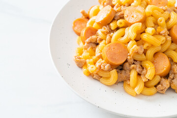macaroni sausage and minced pork
