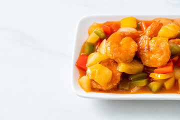 Stir-fried sweet and sour with fried shrimp