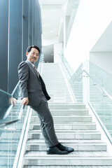 オフィスで働くビジネスマン（上司・社長）
