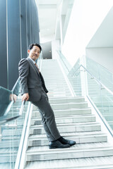 オフィスで働くビジネスマン（上司・社長）