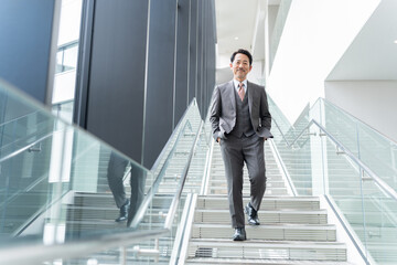 オフィスで働くビジネスマン（上司・社長）