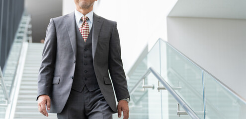 オフィスで働くビジネスマン（上司・社長）