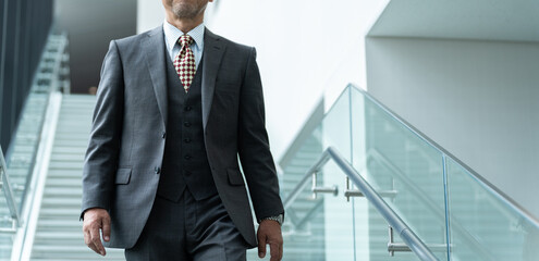 オフィスで働くビジネスマン（上司・社長）